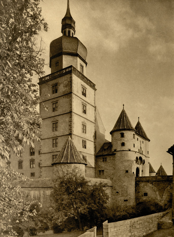 Würzburg. Festung Marienberg. Michaelsturm mit Scherenbergtor Würzburg. Festung Marienberg. Michaelsturm mit Scherenbergtor